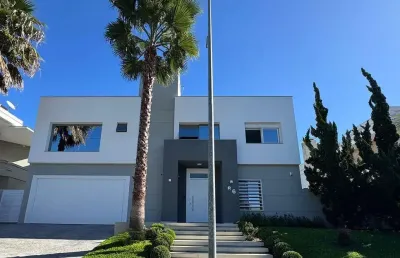 Casa com 2 suítes e espaço gourmet em jurerê internacional, florianópolis