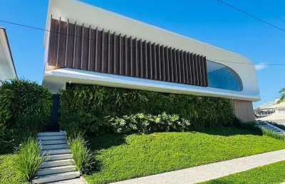 Casa de luxo com 4 suítes e piscina infinita em jurerê internacional - florianópolis