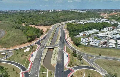 Terreno comercial para alugar na Avenida Luís Viana Filho, 2841, Paralela, Salvador