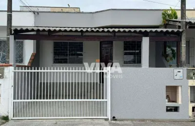 Casa com 2 dormitórios à venda, 90 m² - espinheiros - itajaí/sc