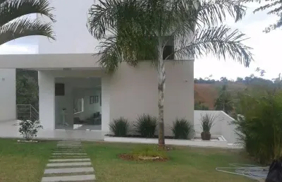 Casa em condomínio fechado com 4 quartos à venda na estrada do coco, abrantes, camaçari por r$ 1.050.000