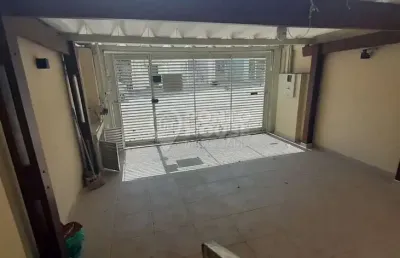 Sobrado de 230 m2 com 03 dormitórios, 02 vagas, reformado em mirandópolis