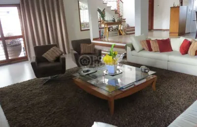 Casa à venda no planalto paulista, 3 suítes, 4 vagas e lazer, próxima à moema