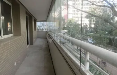 Apartamento de 220m², com 03 suítes e 6 banheiros, 04 vagas de garagem