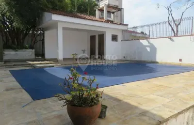 Casa térrea, 3 dormitórios, 2 suítes, 2 vagas, espaço gourmet, piscina