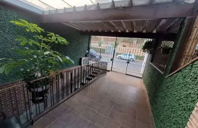 Sobrado à venda no bairro da saúde de 3 dormitórios, 3 banheiros e 7 vagas