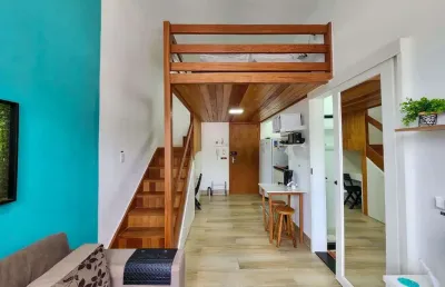 Apartamento à venda em teresópolis-rj, alto: kitinet reformada, mobiliada e bem localizada! 1 quarto, 1 sala, 19m².