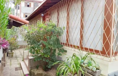 Casa  com 3 dormitórios á venda, 147,23 m² por r$ 820.000,00 - várzea - teresópolis/rj