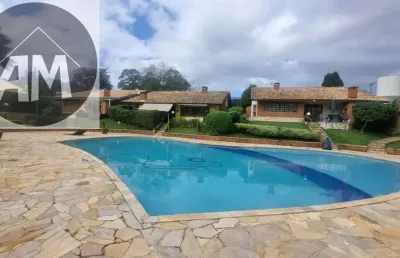 Casa charmosa no condomínio parque das garças 1  venda ou locação com segurança, conforto e lazer!