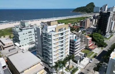 Face leste com vista mar, na quadra do mar em edifício club