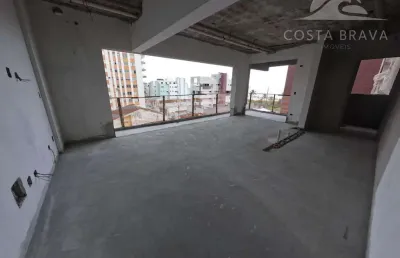 Apartamento de quinto andar com linda vista para o mar!