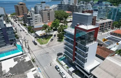 Apartamento de alto padrão entre as praias de caiobá!