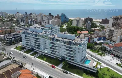 Cobertura exclusiva com vista panorâmica para as montanhas