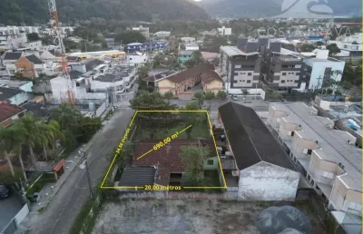 Terreno à venda na Rua Andirá, Caiobá, Matinhos