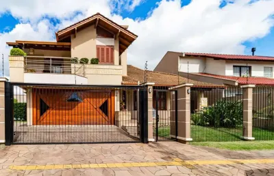 Sobrado com 4 dormitórios, sendo 1 deles térreo, com área de lazer ampla