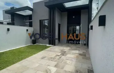 Linda casa térrea, 2 dormitórios, piscina e área gourmet.