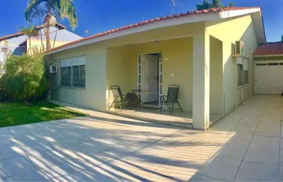 Casa térrea em terreno 12x30m, bairro igara, canoas.