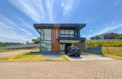 Luxuosa casa em condomínio fechado- reservas do lago.