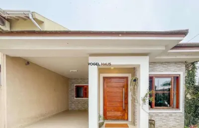 Casa sobrado com piscina 3 dormitórios sendo 1 suíte no bairro igara