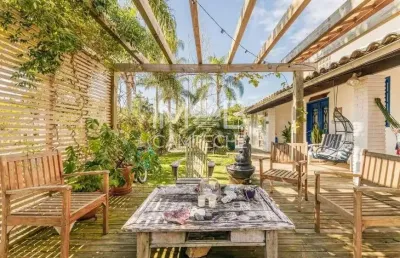 Casa com 5 quartos à venda na avenida dos coqueiros, 667, daniela, florianópolis por r$ 2.500.000