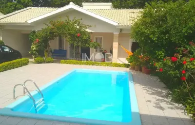 Casa com 3 quartos à venda na rua maria pires linhares, 247, campeche, florianópolis por r$ 1.800.000