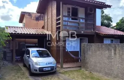 Casa com 3 quartos à venda na rua josé elias lopes, 137, campeche, florianópolis por r$ 730.000
