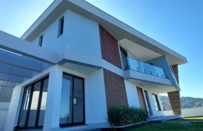 Casa com 3 quartos à venda na via 10, 246, rio tavares, florianópolis por r$ 1.990.000
