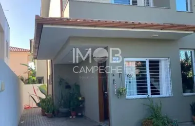 Casa com 2 quartos à venda na rua josé elias lopes, 462, campeche, florianópolis por r$ 890.000
