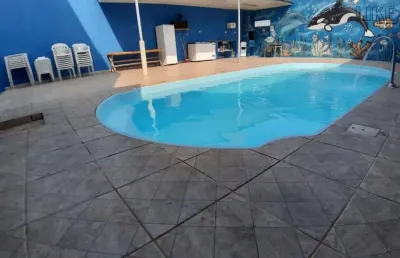 Casa com piscina  [casa 2 quartos com suíte] [zona leste]