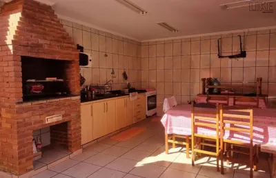 Casa com 3 dormitórios com edícula no jardim oriente