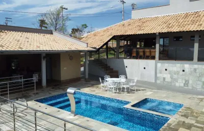 Casa 4q/2s cond. chácaras reserva das aroeiras – go-020 casa em condomínio com 4 quarto(s) e 5 banheiro(s) à venda, 302 por r$ 1.650.000 no setor condomínio reserva das aroeiras ad8739
