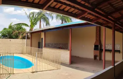 Casa com piscina senador canedo casa de rua com 3 quarto(s) e 2 banheiro(s) à venda, 281.49 por r$ 250.000 no setor residencial pedro viana ad18527