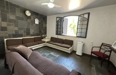 Casa térrea, lote grande no jardim américa casa de rua com 6 quarto(s) e 6 banheiro(s) à venda, 1282.5 por r$ 2.800.000 no setor jardim américa ax19937