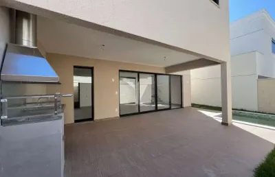 Ágio lindo sobrado com piscina e churrasqueira a carvão no jardins marselha casa em condomínio com 4 quarto(s) e 4 banheiro(s) à venda, 181 por r$ 1.199.000 no setor conjunto residencial storil st2178