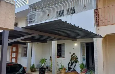 Sobrado de 3 qtos, 1 suite, 134 m2, na rua 22, cond. itapemirim, setor oeste. setor oeste casa em condomínio com 3 quarto(s) e 3 banheiro(s) à venda, 134 por r$ 750.000 no setor setor oeste ad22403