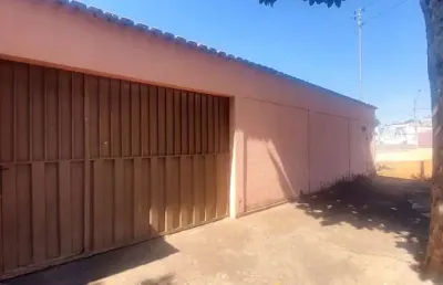 Oportunidade garavelo  casa de rua com 3 quarto(s) e 1 banheiro(s) à venda, 136.8 por r$ 310.000 no setor setor garavelo ad23309