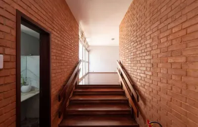 Casa comercial setor sul casa de rua com 4 quarto(s) e 5 banheiro(s) à venda, 321 por r$ 2.250.000 no setor setor sul fl23918