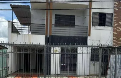 Sobrado setor sul - excelente para investimento! casa de rua com 8 quarto(s) e 3 banheiro(s) à venda, 297 por r$ 890.000 no setor setor sul fl24109