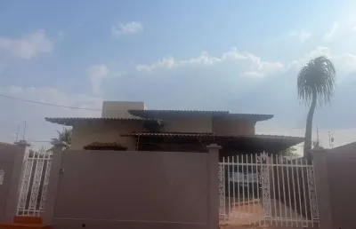 Casa trindade casa de rua com 5 quarto(s) e 2 banheiro(s) à venda, 194.2 por r$ 750.000 no setor vila pai eterno ad24122