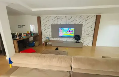 Otimo sobrado reformado , lindo com 3 suites com espaço gourmet e vaga para 4 carros !!! sobrado com 3 quarto(s) e 6 banheiro(s) à venda, 178 por r$ 850.000 no setor jardim atlântico au25622