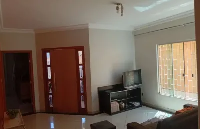 Casa térrea 3 quartos no setor faiçalville casa de rua com 2 quarto(s) e 2 banheiro(s) à venda, 140 por r$ 650.000 no setor setor faicalville in26308