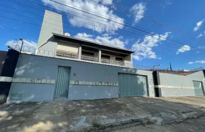Sobrado em dois lotes de alto padrão com píscina casa de rua com 6 quarto(s) e 5 banheiro(s) à venda, 351 por r$ 1.470.000 no setor residencial flamingo ad26661