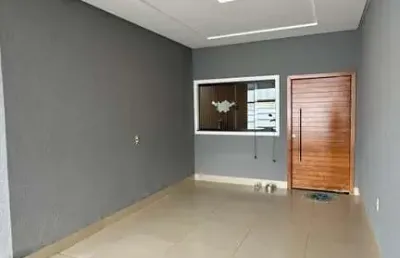 Casa térrea de 3 quartos, sendo 2 suítes, alto padrão jardim atlantico casa de rua com 3 quarto(s) e 4 banheiro(s) à venda, 147 por r$ 830.000 no setor jardim atlântico ax26744