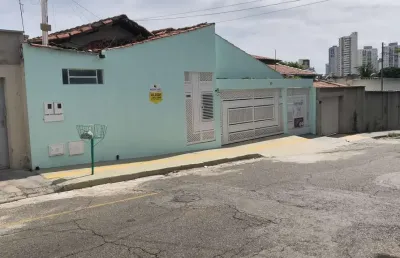 Casa no setor dos funcionários  casa de rua com 4 quarto(s) e 3 banheiro(s) à venda, 204 por r$ 750.000 no setor setor dos funcionários ad27351