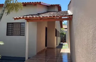 Vendo casa 02 quartos, 01 banheiro, garagem coberta e quintal, res pedro miranda, senador canedo. aceita financiamento pela cef caixa economia federal casa de rua com 2 quarto(s) e 1 banheiro(s) à ven