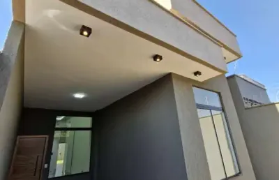 Casa à venda em aparecida de goiânia: 3 suítes, área gourmet e quintal no bairro cardoso casa de rua com 3 quarto(s) e 4 banheiro(s) à venda, 120 por r$ 490.000 no setor cardoso continuaçao in23992
