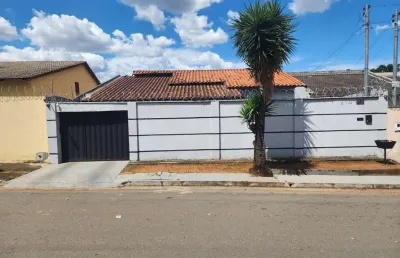 Casa com lote de 397 m2 no buriti sereno em ap. de goiânia casa de rua com 3 quarto(s) e 2 banheiro(s) à venda, 166 por r$ 400.000 no setor jardim buriti sereno fl28182