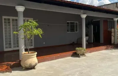 A venda casa setor são josé casa de rua com 4 quarto(s) e 2 banheiro(s) à venda, 200 por r$ 470.000 no setor setor são josé vn20451