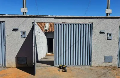 Vendo casa 2 quartos em trindade casa de rua com 2 quarto(s) e 1 banheiro(s) à venda, 59 por r$ 150.000 no setor setor serra dourada vn28732