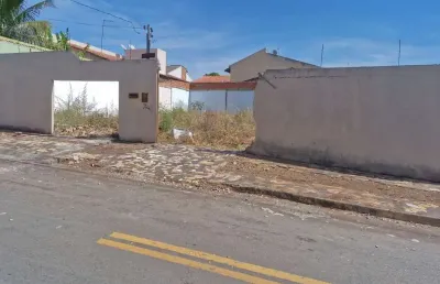 Terreno de esquina no três marias - 523m² área / terreno à venda, 523.33 por r$ 350.000 no setor três marias av29955